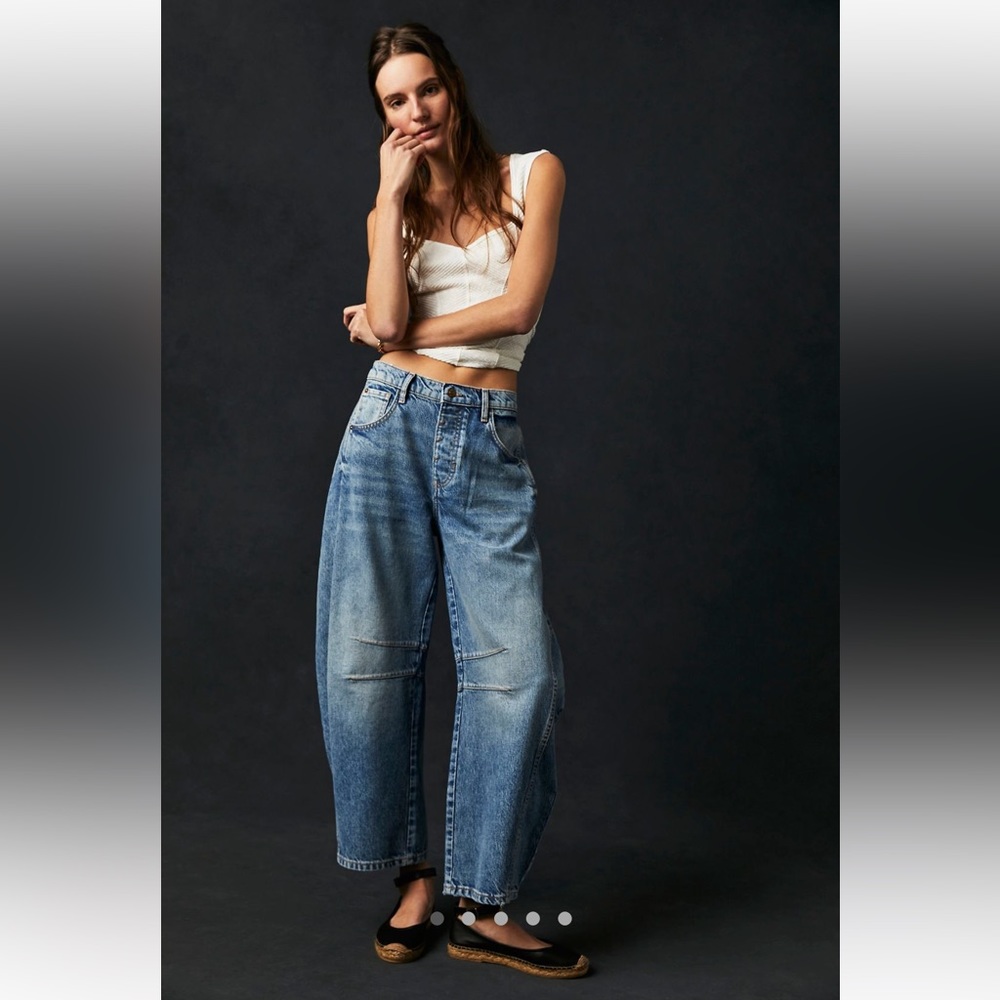 We the free Lucky You mid rise barrel jeans size 30 ultra light beam wash